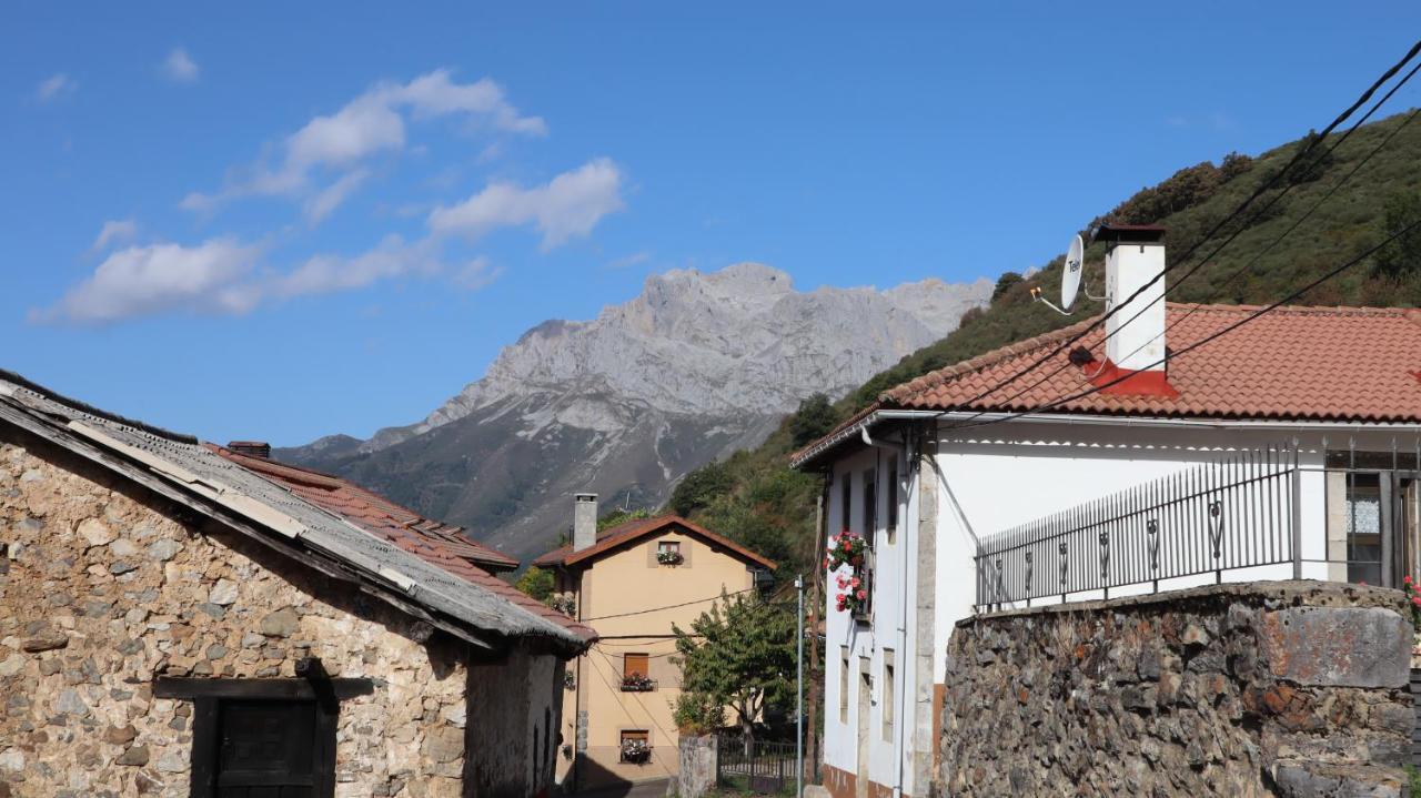 Casa Rural Cares Santa Maria de Valdeon Esterno foto
