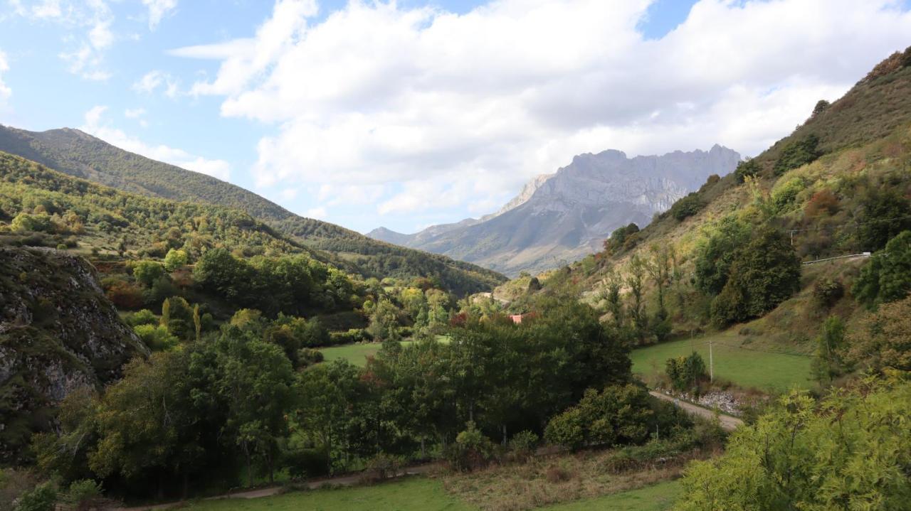 Casa Rural Cares Santa Maria de Valdeon Esterno foto